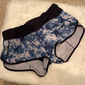 LULULEMON RUNNING SHORTS